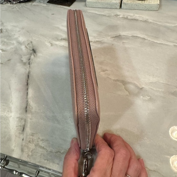 Steve Madden Elegant Tan Women's Clutch wallet 8x4in no callouts - Picture 14 of 14